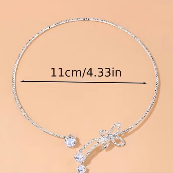 Elegant Rhinestone Diamond Butterfly Necklace - Picture 3 of 4